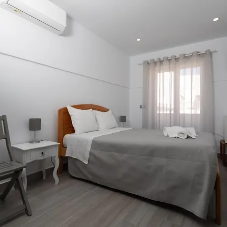 Residencia Salva-vidas Bed & Breakfast *